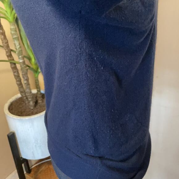 Theory Women’s V-Neck Cashmere Pullover – Sophisticated & Lightweight - Picture 10 of 10